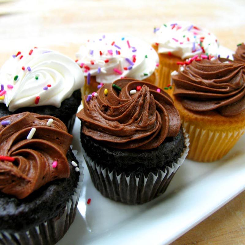 bennisons-bakery-iced-cupcakes Picture of iced cupcakes