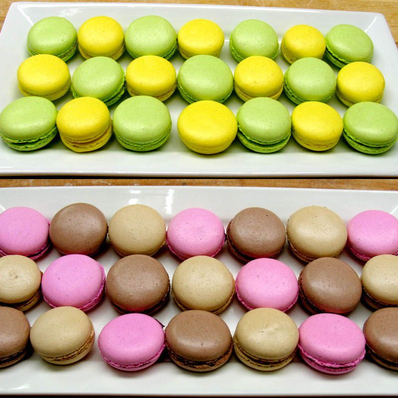 bennisons-bakery-passover-almond-macarons Picture of colorful almond macarons on a plate